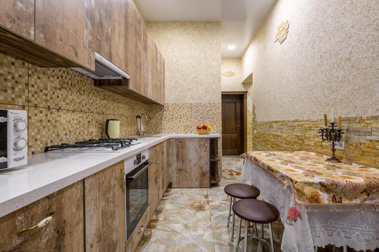 Noviy Svit 4 Apartments Lviv Kültér fotó