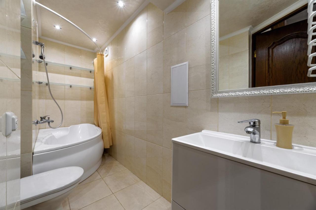 Noviy Svit 4 Apartments Lviv Kültér fotó